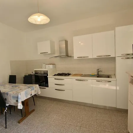 Milka Lägenhet Primošten